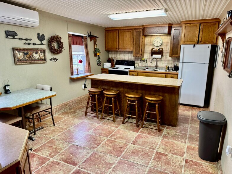 More Photos Of 505 Meridian Rd, Miltonvale Hospitality For Sale