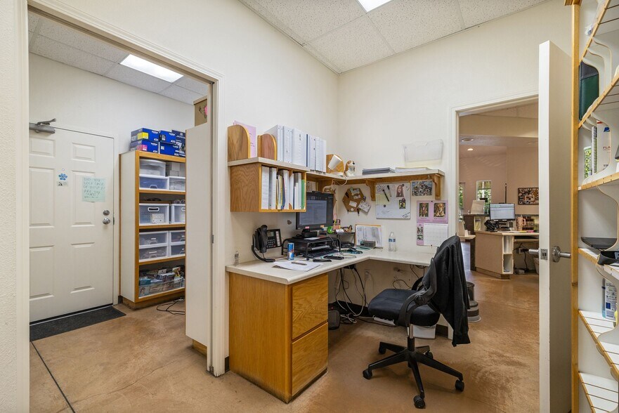 More Photos Of 1825 Buenaventura Blvd, Redding Hospital For Sale