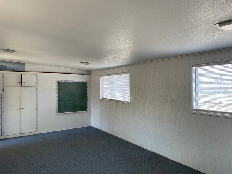 More Photos Of 600 E Hermosa St, Lindsay Religious Facility For Sale