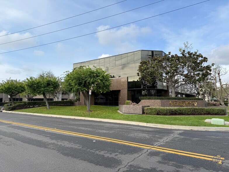 More Photos Of 17991 Mitchell S, Irvine Office For Sale