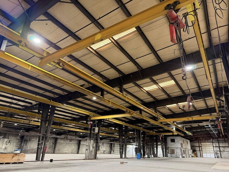 More Photos Of 2976 N Florence Ave, Tulsa Warehouse For Lease
