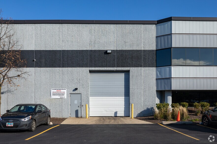 More Photos Of 2501-2575 Allan Dr, Elk Grove Village Warehouse For Lease