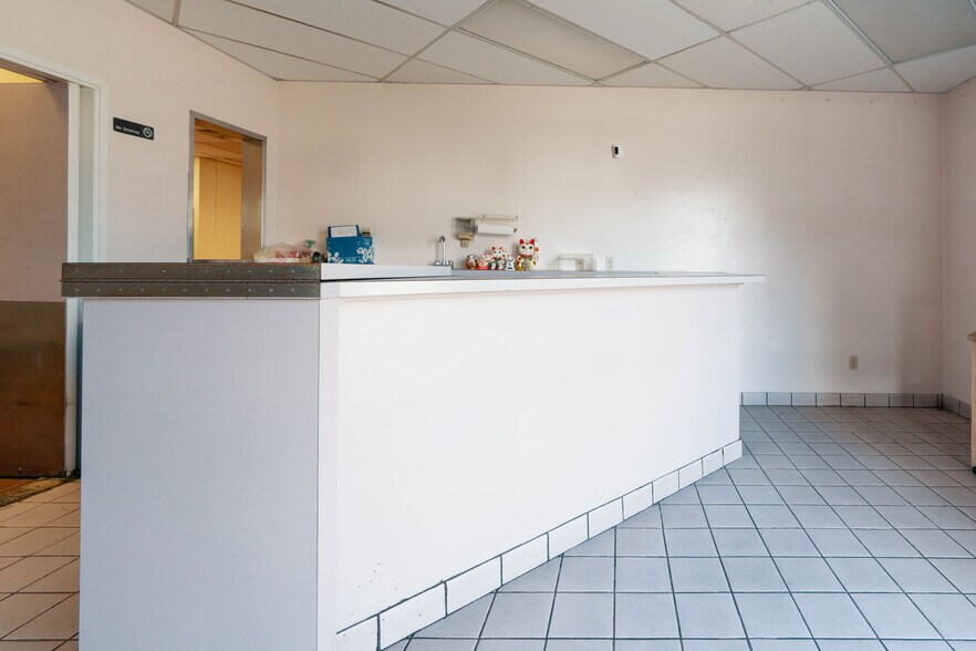 More Photos Of 1709 Kalani St, Honolulu Freestanding For Lease