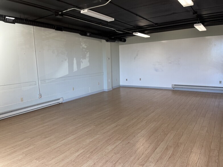 More Photos Of 209 Aerotech Dr, Enfield Office For Lease