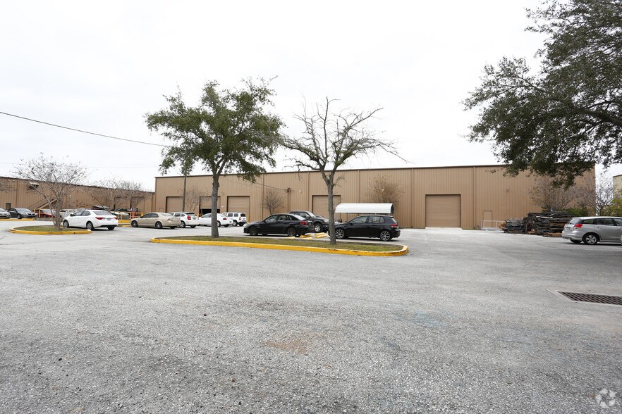 More Photos Of 12475 N 44th St, Clearwater Manufacturing For Lease