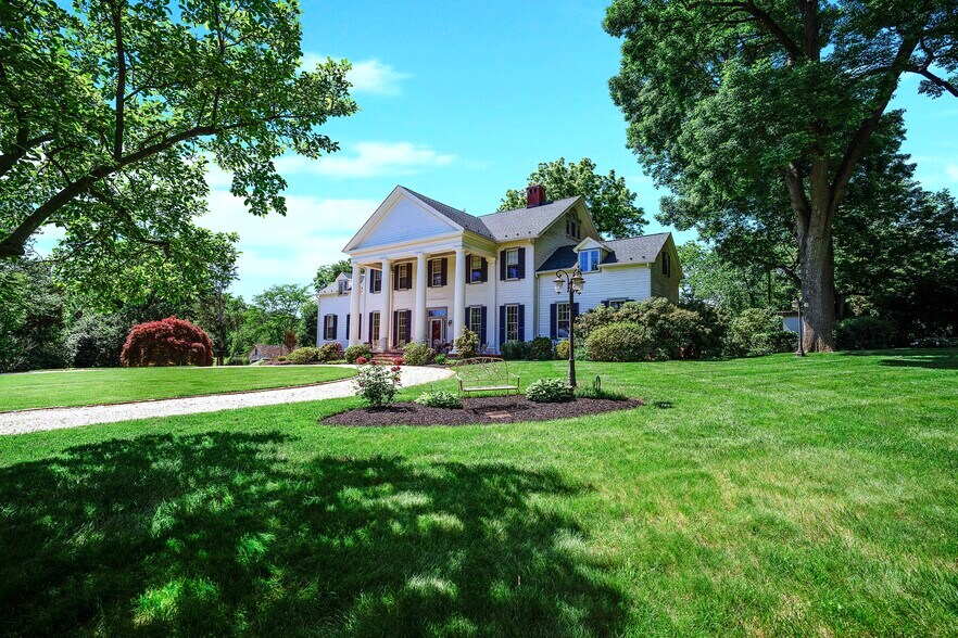 More Photos Of 1902 Jefferson Pike, Knoxville Lodge Meeting Hall For Sale