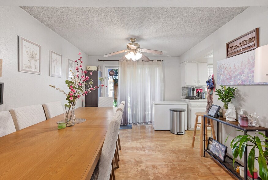 More Photos Of 14506 NE 6th Pl, Bellevue Apartments For Sale