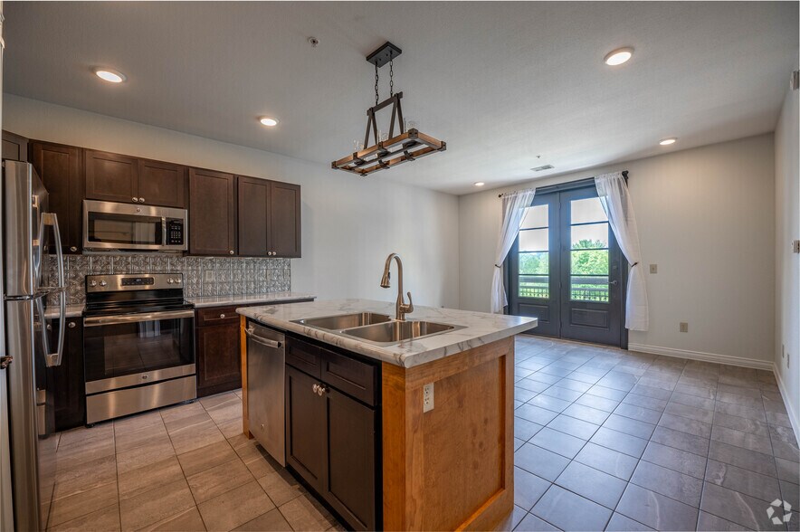 More Photos Of 3105 S Sare Rd, Bloomington Apartments For Lease