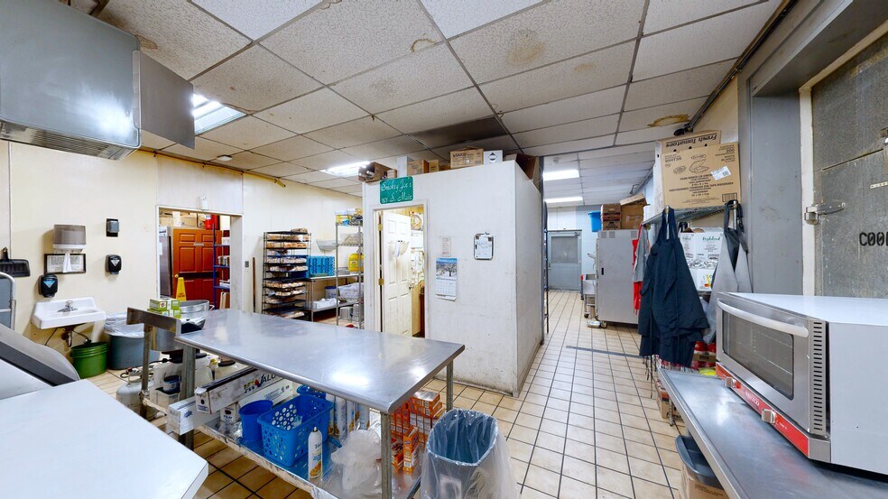 More Photos Of 1101 S Main St, Lexington Restaurant For Sale