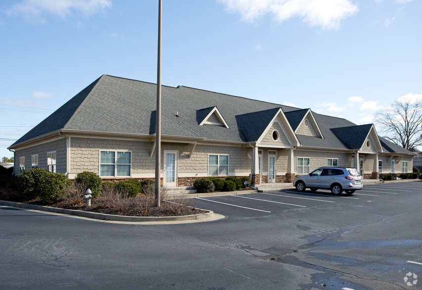 More Photos Of 4910 Old Jonesboro Rd, Union City Office For Lease