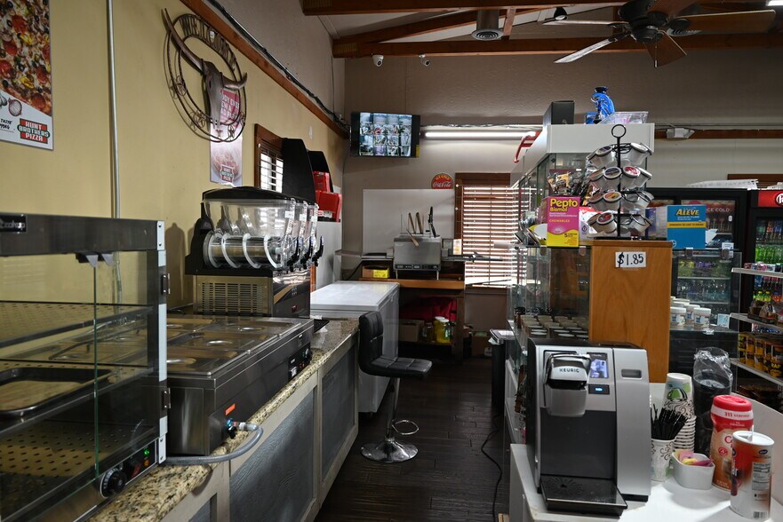 More Photos Of 121 S Berry St, Burkburnett Restaurant For Sale