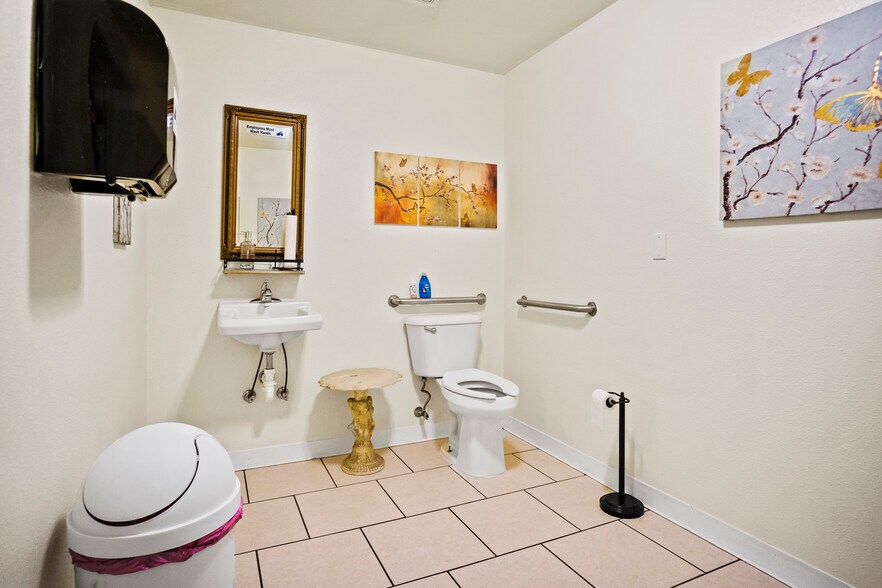 More Photos Of 20737 Central Ave, Blountstown Restaurant For Sale