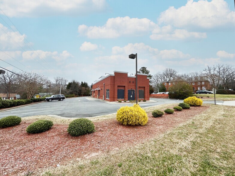 More Photos Of 8810 Patterson Ave, Richmond Fast Food For Lease