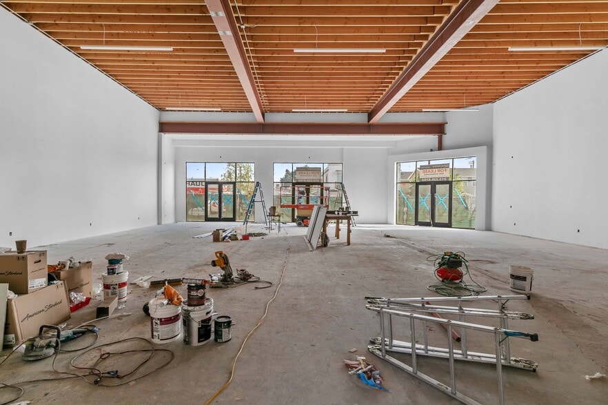 More Photos Of 5933 Vineland Ave, North Hollywood Storefront For Lease