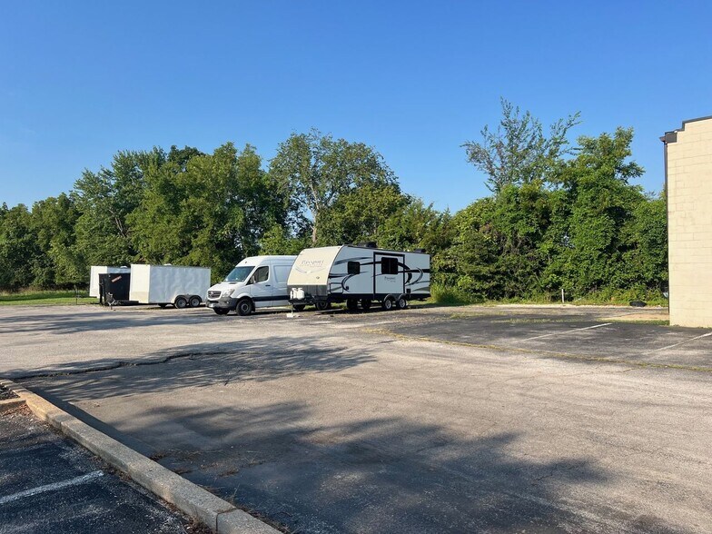 More Photos Of 17384 Manchester Rd, Wildwood Warehouse For Sale