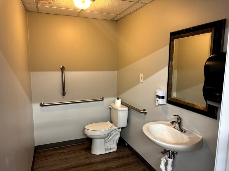 More Photos Of 4805-4825 Salem Ave, Dayton Unknown For Lease