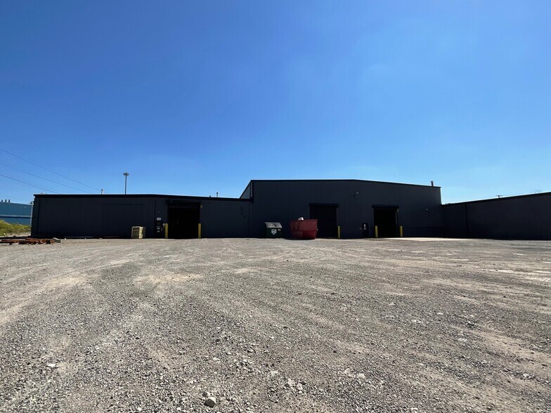More Photos Of 3760 Oakwood Ave, Youngstown Warehouse For Lease