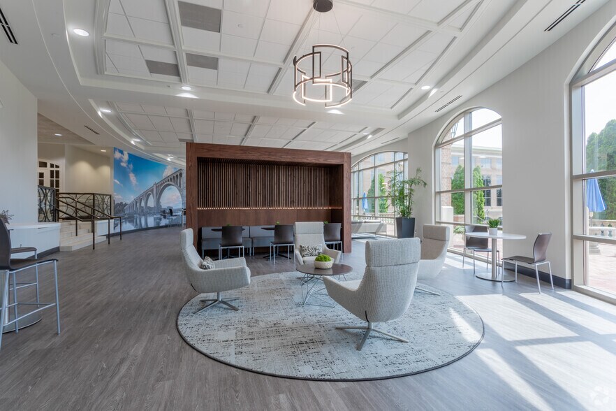 More Photos Of 4951 Lake Brook Dr, Glen Allen Office For Lease