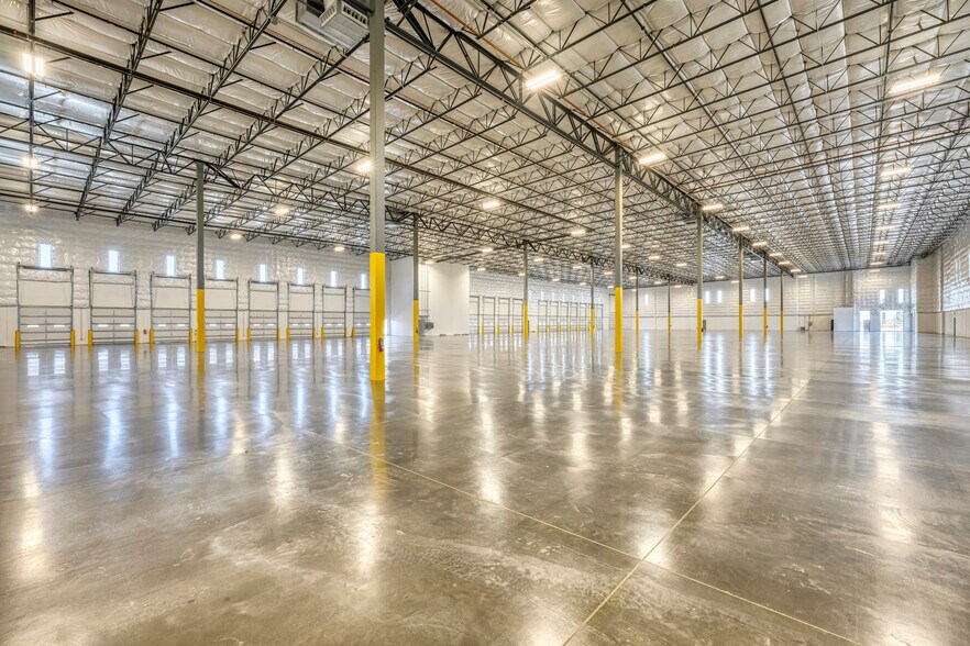 More Photos Of 12730 N Dysart Rd, El Mirage Warehouse For Lease
