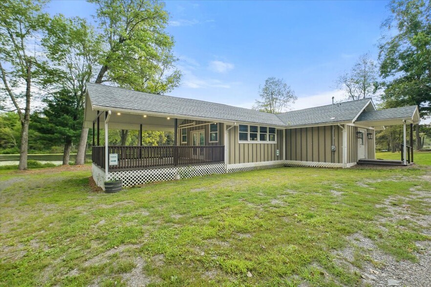 More Photos Of 64 White Dr, Milan Specialty For Sale