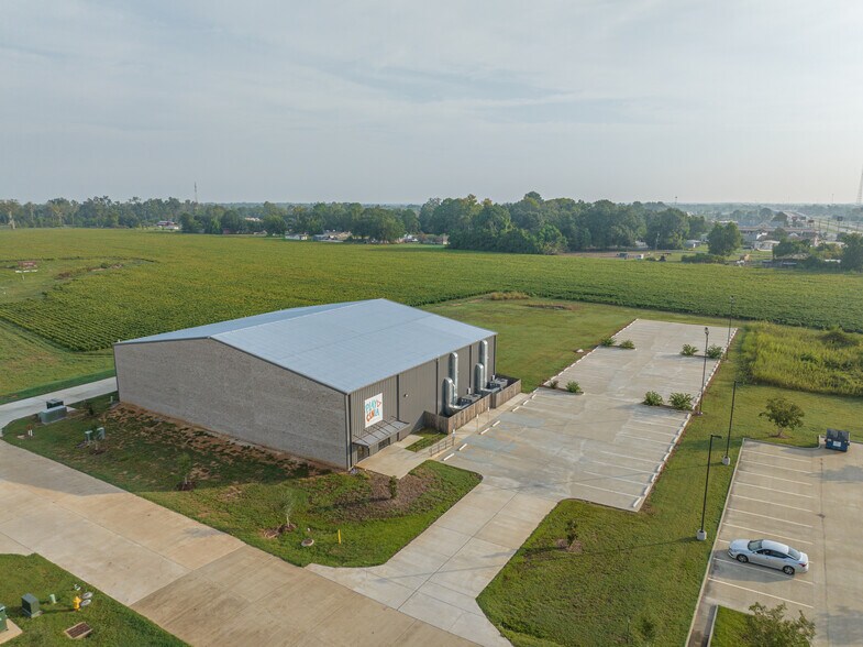 Primary Photo Of 1008 Bayou Pl, Alexandria Industrial For Sale