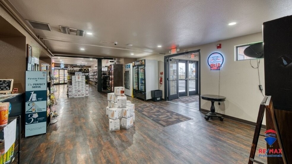 More Photos Of 5201 S Douglas Hwy, Gillette Bar For Sale