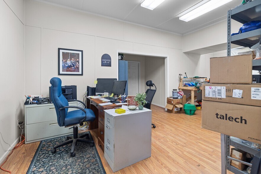 More Photos Of 704 N Central Ave, Locust Warehouse For Lease