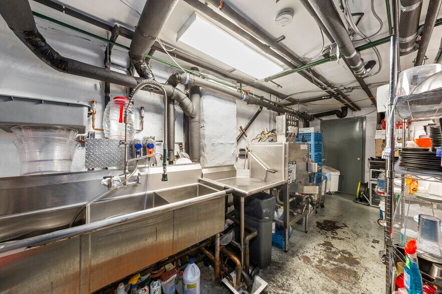 More Photos Of 4304 34th Ave, Astoria Freestanding For Sale