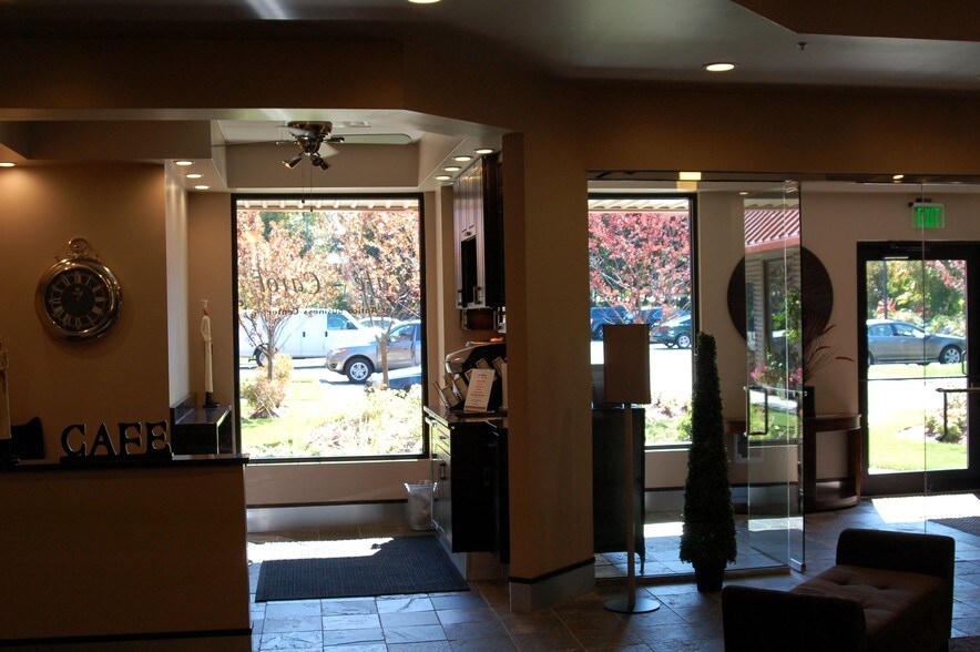 More Photos Of 289 Elm St, Marlborough Warehouse For Lease