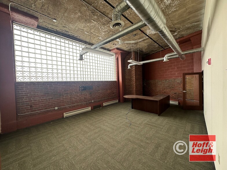 More Photos Of 1025 S Broadway St, Akron Warehouse For Sale