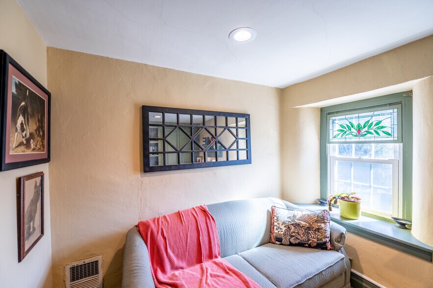 More Photos Of 547 Baltimore Pike, Glen Mills Office For Sale