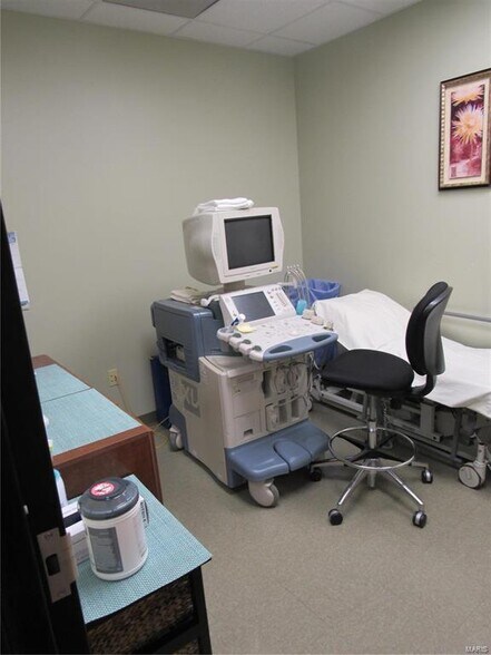 More Photos Of 3 Professional Dr, Alton Office For Lease