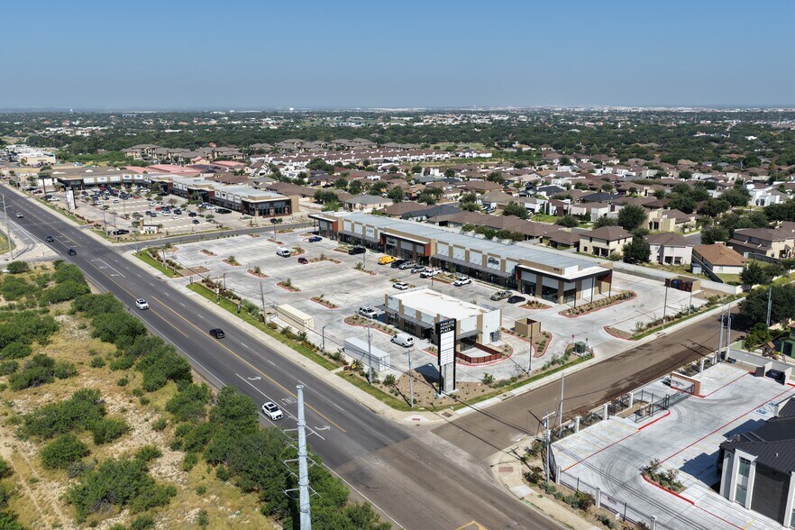 More Photos Of 4002 Del Mar Blvd, Laredo Storefront For Lease