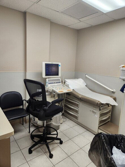 More Photos Of 2632 E 14th St, Brooklyn Medical For Sale