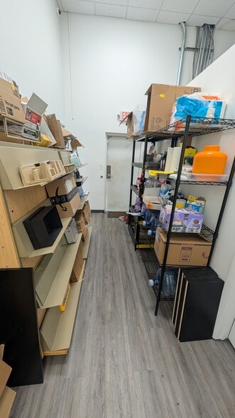 More Photos Of 2775 Tyrone Blvd N, Saint Petersburg General Retail For Lease