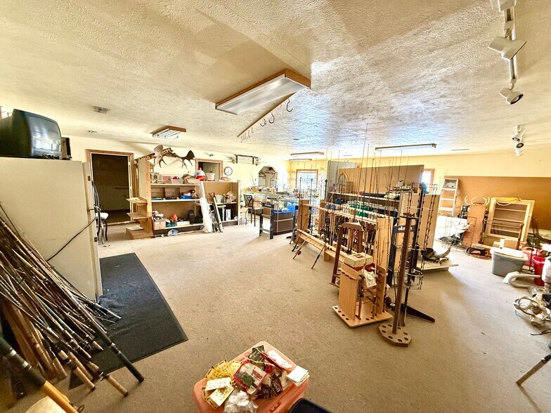 More Photos Of 18845 IL-54, De Witt General Retail For Sale