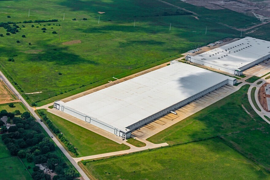 More Photos Of 2193 Discovery Hills Pky, Brookshire Distribution For Lease