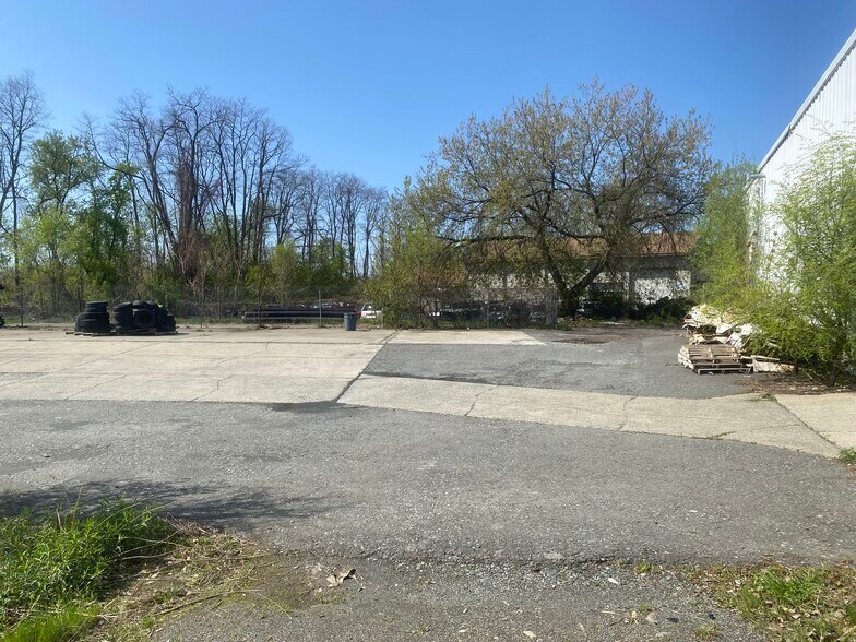 More Photos Of 14 Kraft Ave, Albany Warehouse For Sale