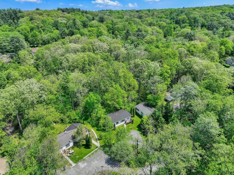 More Photos Of 1460 Pocono Ln, Bartonsville Multifamily For Sale