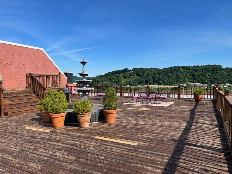 More Photos Of 1108 3rd Ave, Huntington Office For Lease