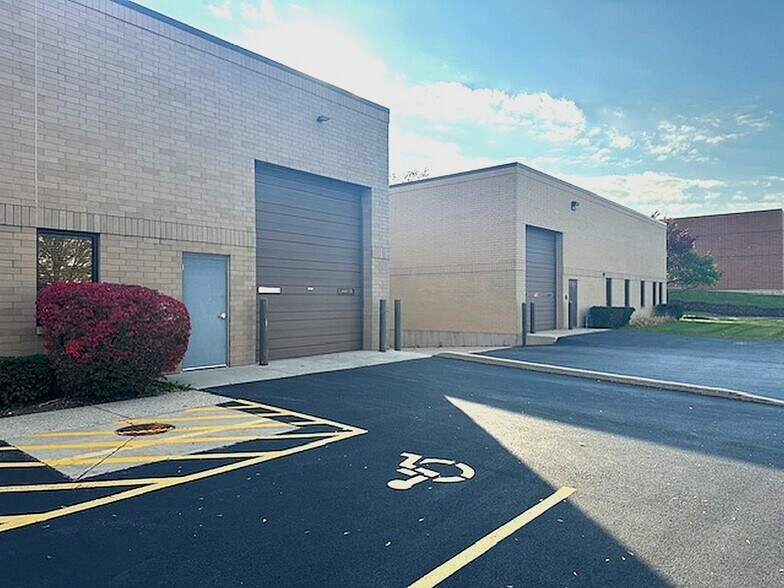 More Photos Of 280-290 Industrial Dr, Wauconda Warehouse For Lease