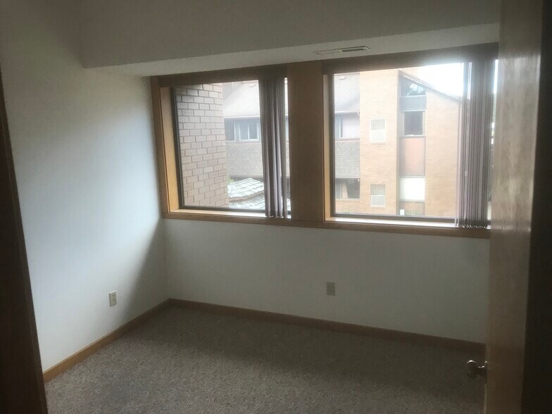 More Photos Of 4125 Okemos Rd, Okemos Office For Sale