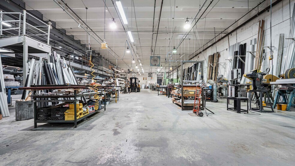 More Photos Of 7450 NW 41st St, Miami Manufacturing For Sale