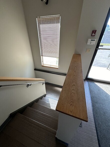 More Photos Of 293 W North St, Geneva Loft Creative Space For Lease
