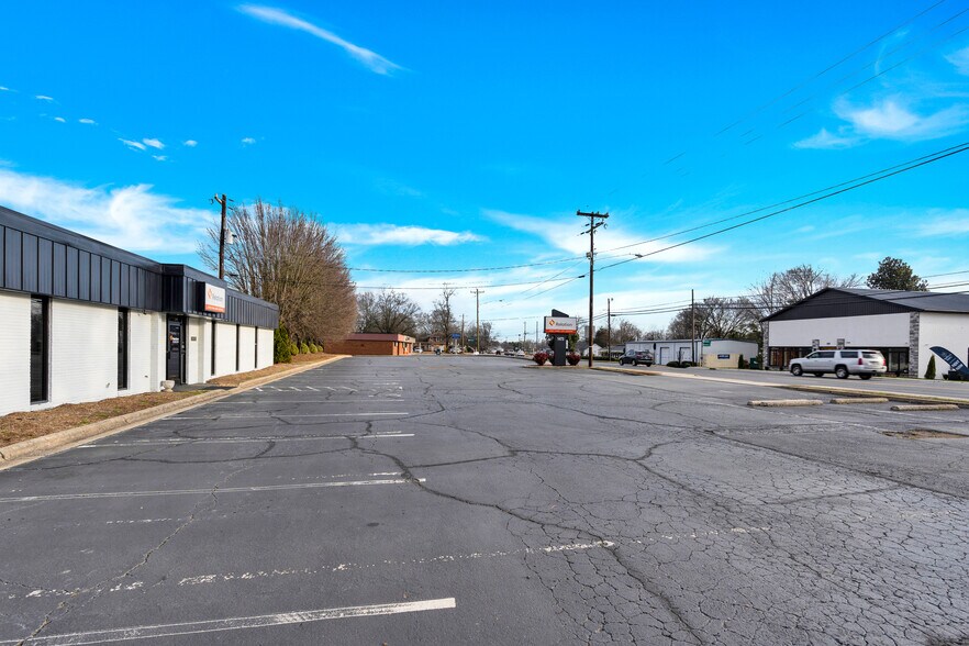 More Photos Of 1473 Dale Earnhardt Blvd, Kannapolis Medical For Lease