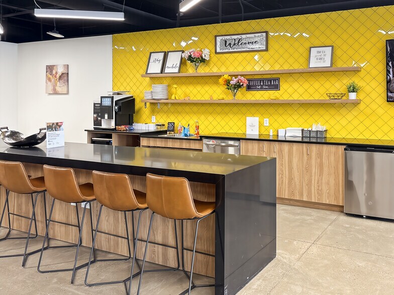 More Photos Of 4050 W Ridge Rd, Rochester Coworking Space