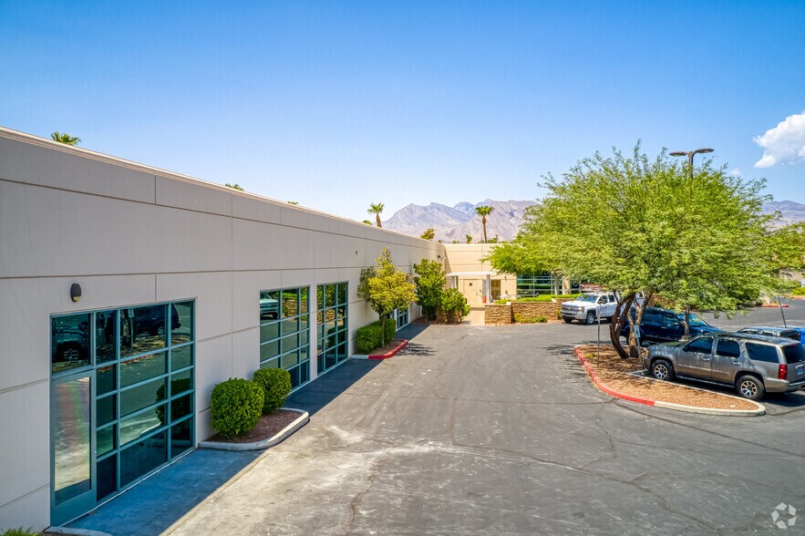 More Photos Of 3300 N Cimarron Rd, Las Vegas Office For Sale