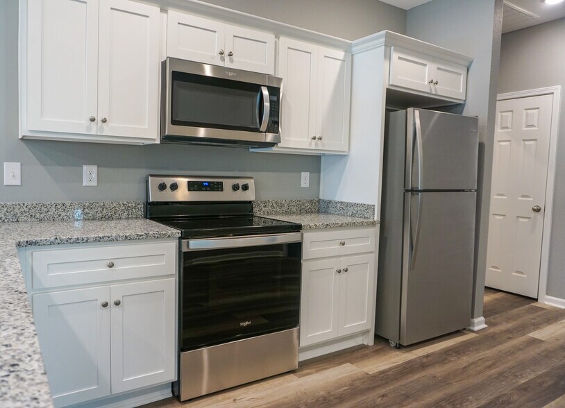 More Photos Of 404 W Matthews St, Brookland Apartments For Sale