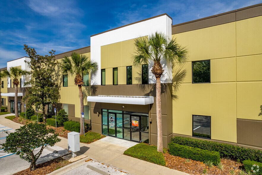Primary Photo Of 640 Brooker Creek Blvd, Oldsmar Light Distribution For Sale