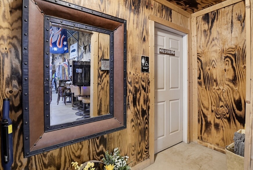More Photos Of 6348 FM 1117, Seguin Storefront Retail Office For Sale